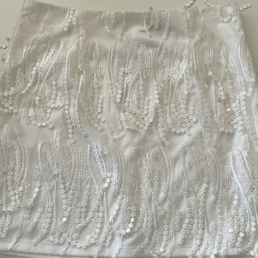 Lulus Women’s White Fringe Skirt‎ Large NWT - Picture 2 of 8